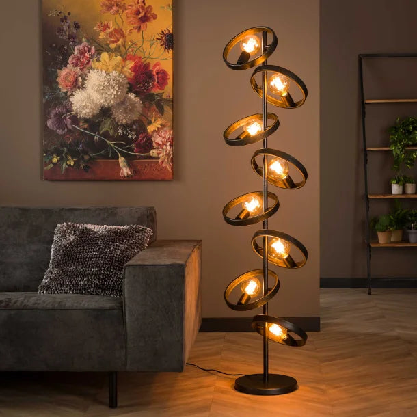 Gulvlampe med 8 svævende åbne skærme i sort metal