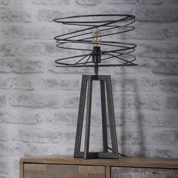 Bordlampe - Spiralformet bordlampe i sort metal | HemmingsenInteriør